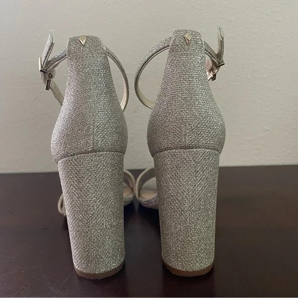 Like New! Sam Edelman Yaro Metallic Silver Leather Ankle Strap Heels Size 7 - Picture 11 of 12